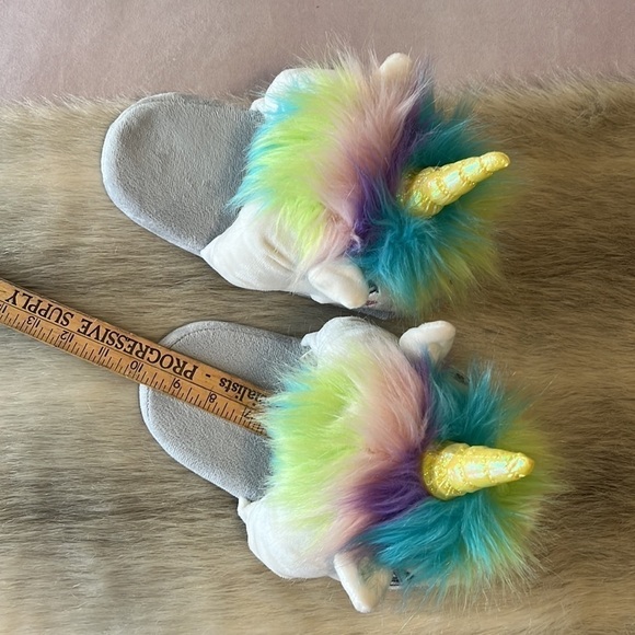 UNICORN Plush Slippers Rainbow Puffy Novelty Smiling Comfy Cozy Cute 7 8 White - Picture 11 of 15